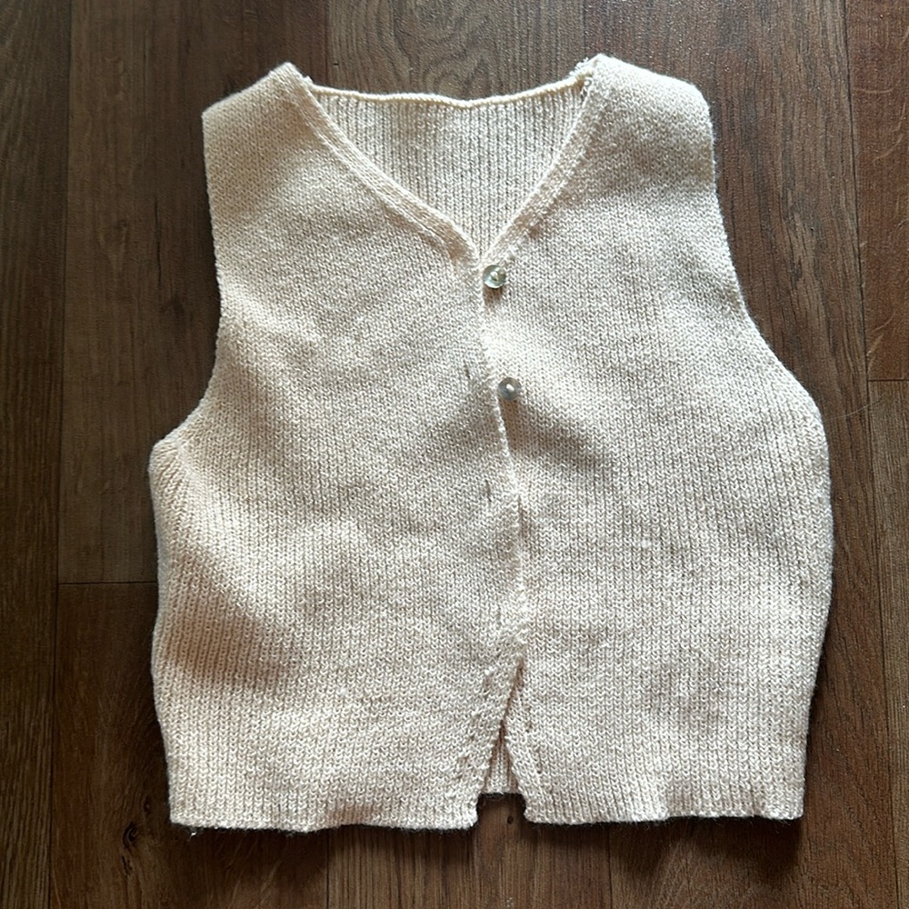 Knit sweater vest